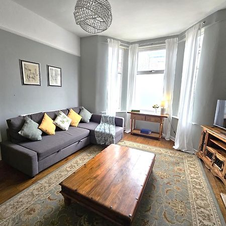 Вилла Lovely Victorian House Near Liverpool Centre Экстерьер фото